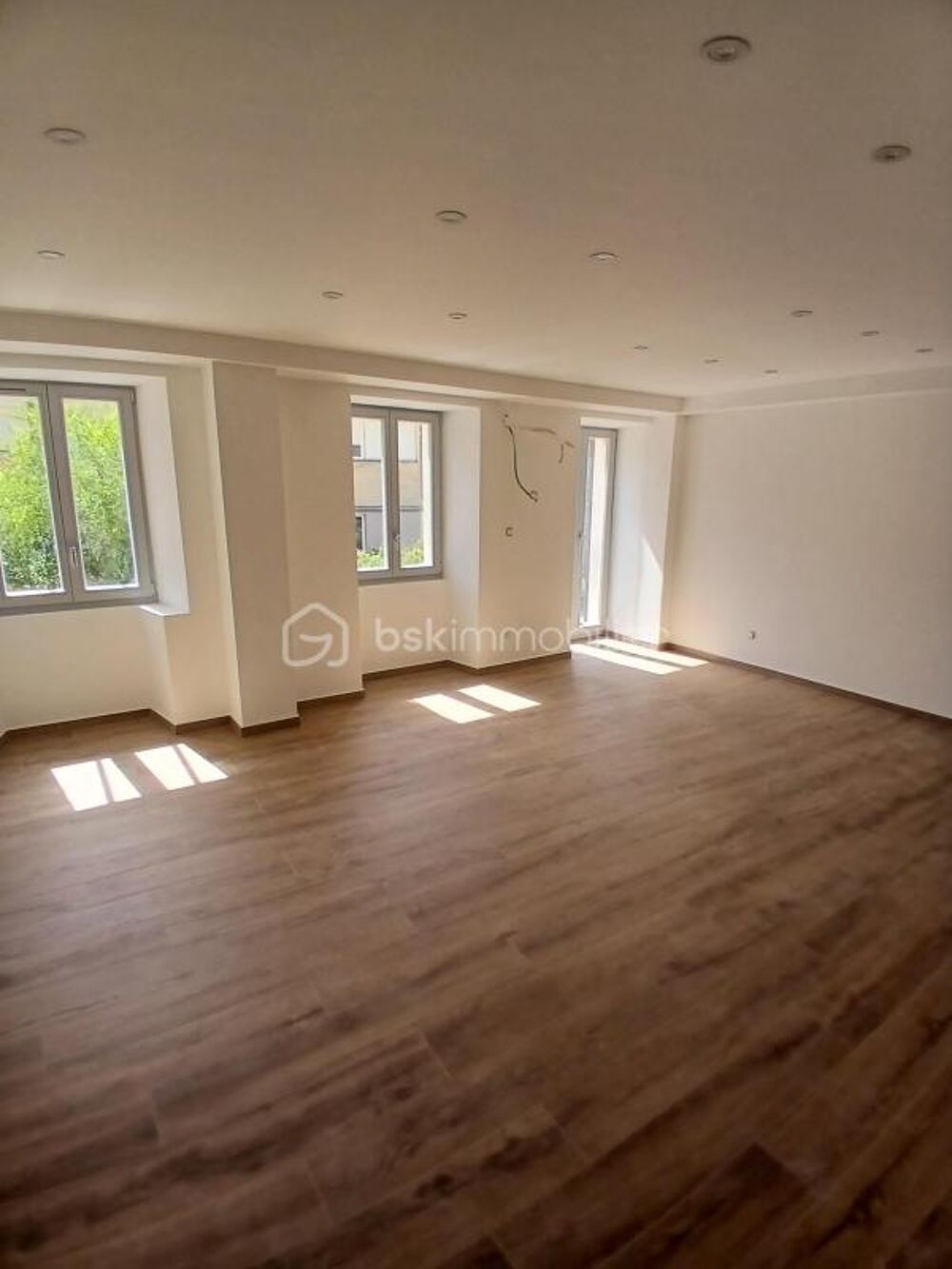 PROCHE CENTRE-VILLE, TRES BEL APPARTEMENT T3 NEUF AVEC TERRASSE A PROXIMITE DU DOUBS!!!!!