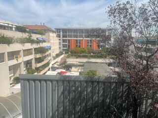   MARSEILLE 12E ARR à vendre Plateau local/bureaux PMR 207m2 + Terrasse SAINT BARNABE VILLAGE 840 000 EUROS Marseille 12