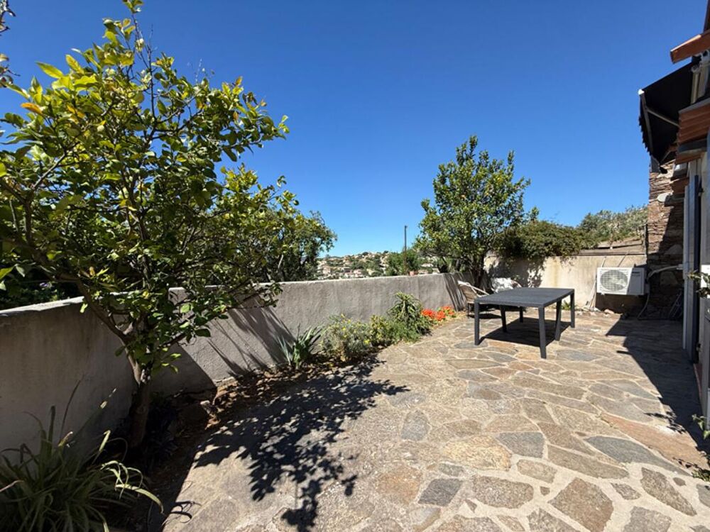 Appartement T2 avec un extérieur de 40m2 - LE LAVANDOU