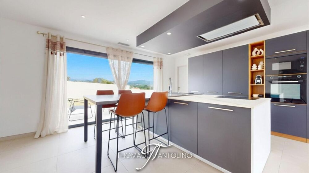 EN EXCLUSIVITE - PLAIN PIED - 3 CHAMBRES DONT UNE SUITE PARENTALE - CLIMATISATION GAINABLE - GARAGE - VUE DEGAGÉE