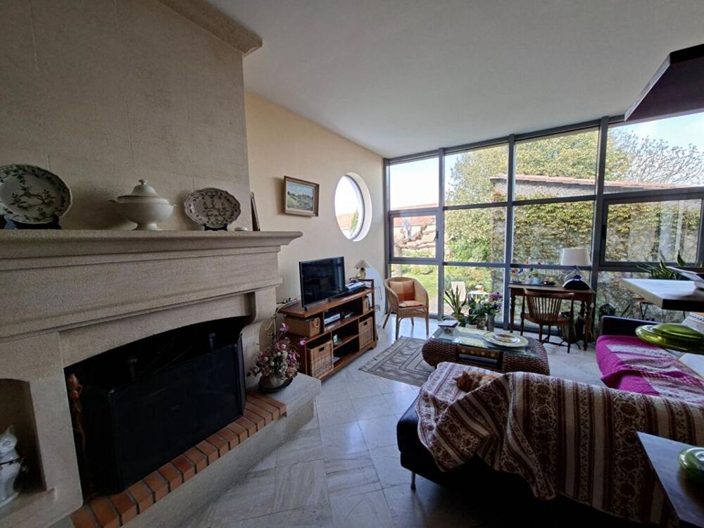 Belle Maison de village pierre à SAINT-Estèphe Médoc 6 pièce(s) 120 m2