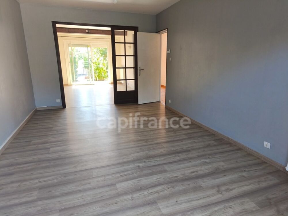 MAISON D'ENVIRON 104M² AVEC 4 CHAMBRES ET GARAGE SUR TERRAIN ARBORE
