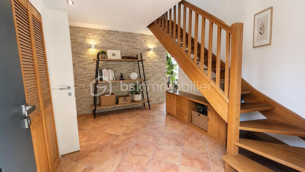 � vendre  Villa Saint-Laurent-du-Var (06700)
