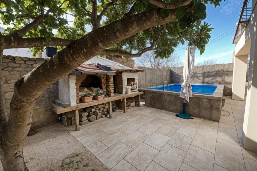 Charmante villa avec piscine au coeur de Grans
