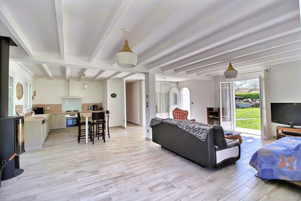 Vente Maison Maison T5 de plain-pied 145 M², garage 40 M², parcelle 1 250 M² à Saint-Loubès Saint loubes