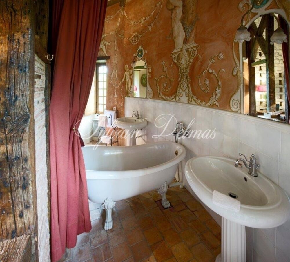 à vendre  Propriété/château Tours (37000)