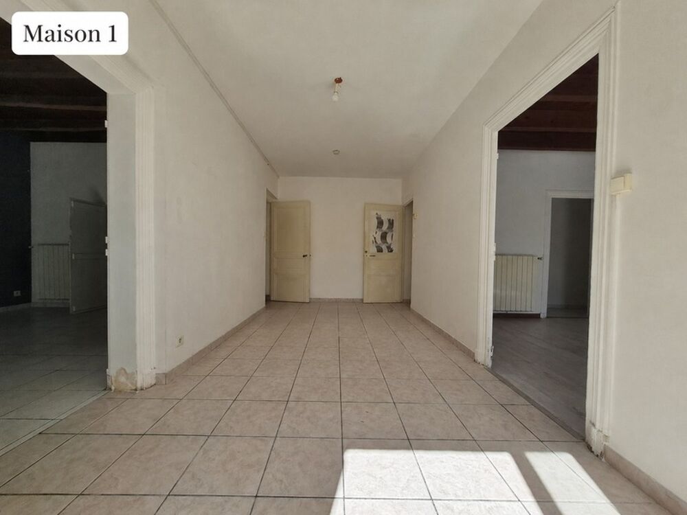 Ensemble immobilier avec 3 maisons sur 5 110 m²  Moragne 17430