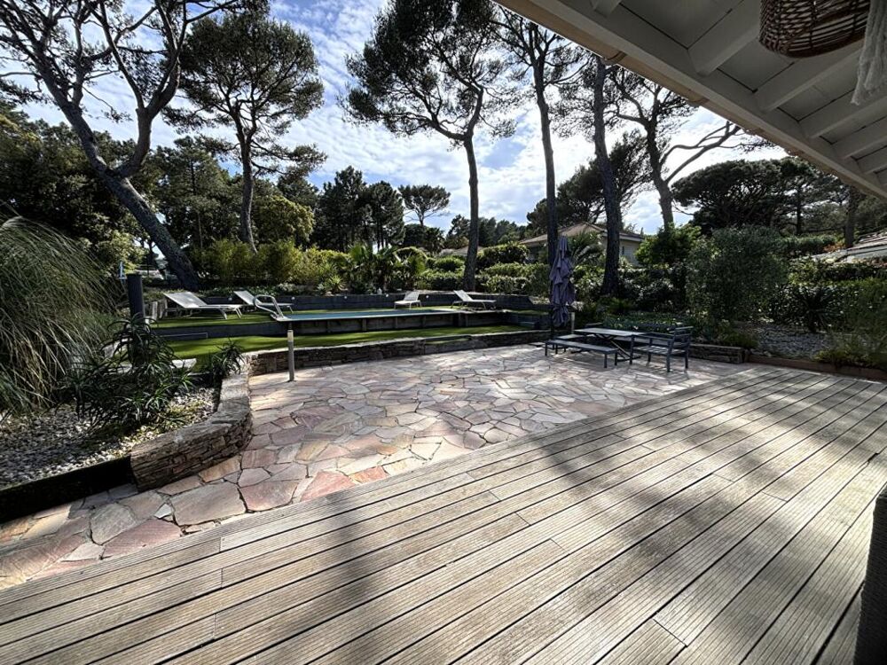 Vente Maison Chalet Californien au Coeur du Golf de Saint Tropez Gassin