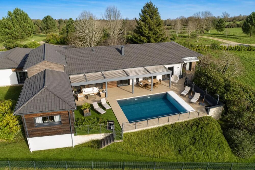 Maison contemporaine 242m2 avec piscine