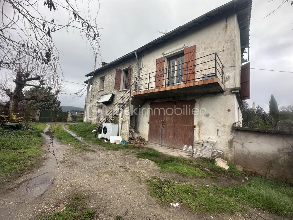 Vente Villa En campagne, une  villa traditionnelle spacieuse à renover ! Sur Saint-Julien-les-Rosiers Saint julien les rosiers