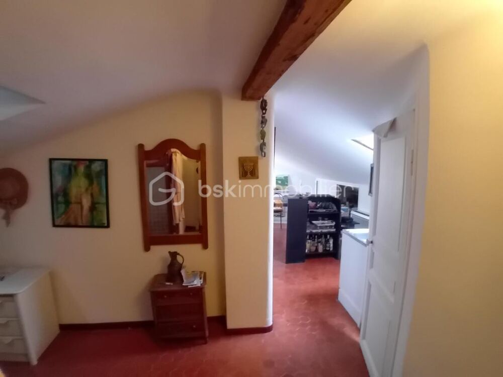 Vente Appartement Dernier étage mansardé (surface au sol 64,21 m²), idéalement situé proche mer Nice