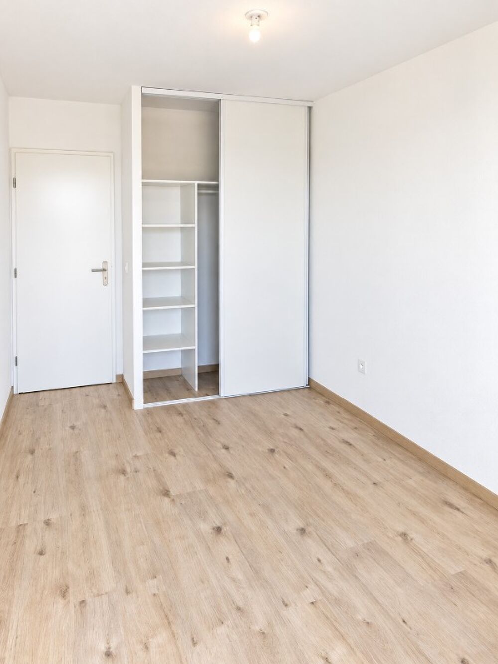 Location Appartement Beau T3 avec terrasse et parking à LORMONT Lormont