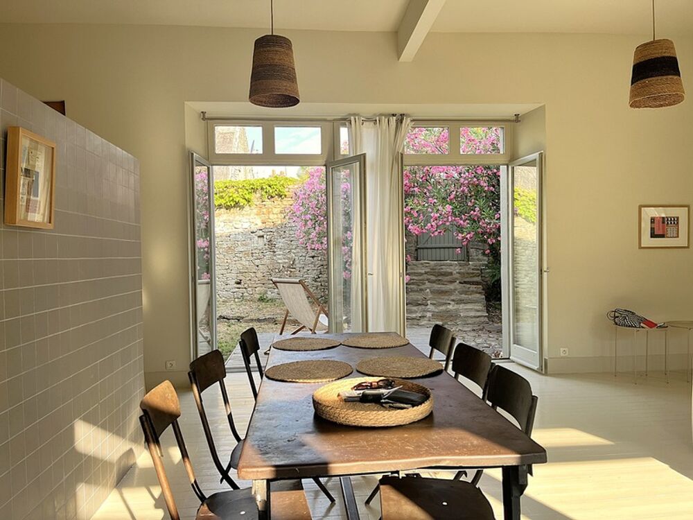 ILE AUX MOINES, COEUR DE BOURG, ANCIENNE ECOLE TRANSFORMEE EN HABITATION, 4 CHAMBRES, 748800€ FAI