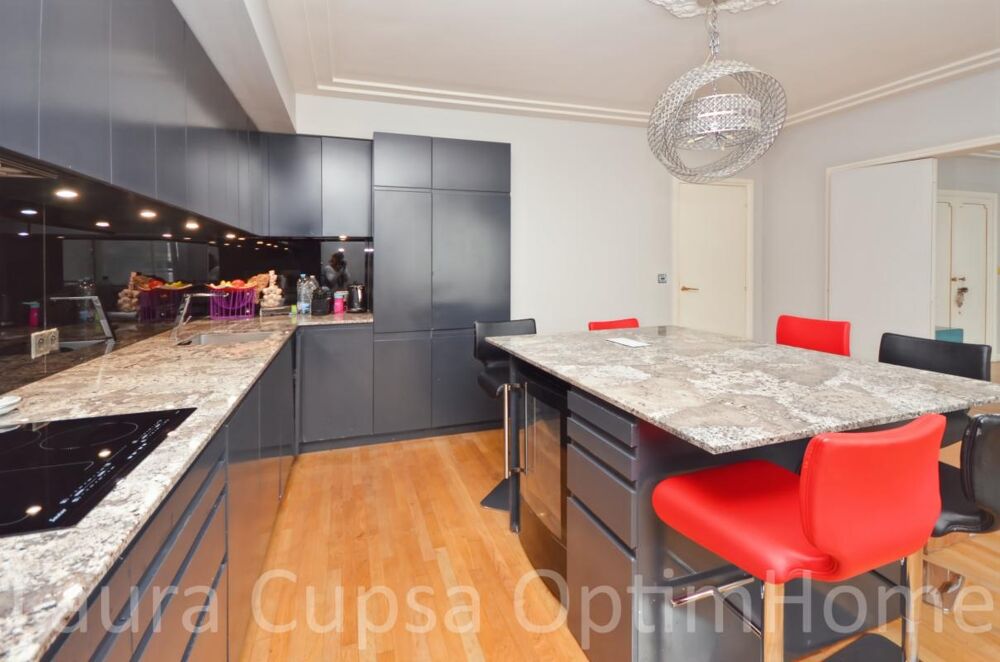 Vente Appartement BOURG LA REINE - 6P - 141,18 M² - PROCHE CENTRE VILLE - DERNIER ETAGE - TERRASSE 130 M² ENV. - CAVE - PARKING Bourg la reine