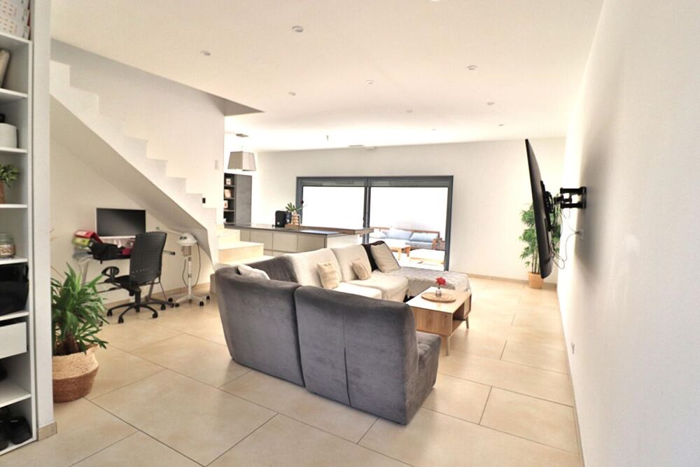 Villa 5 pièce(s) 120 m2 avec grande terrasse de 120m²