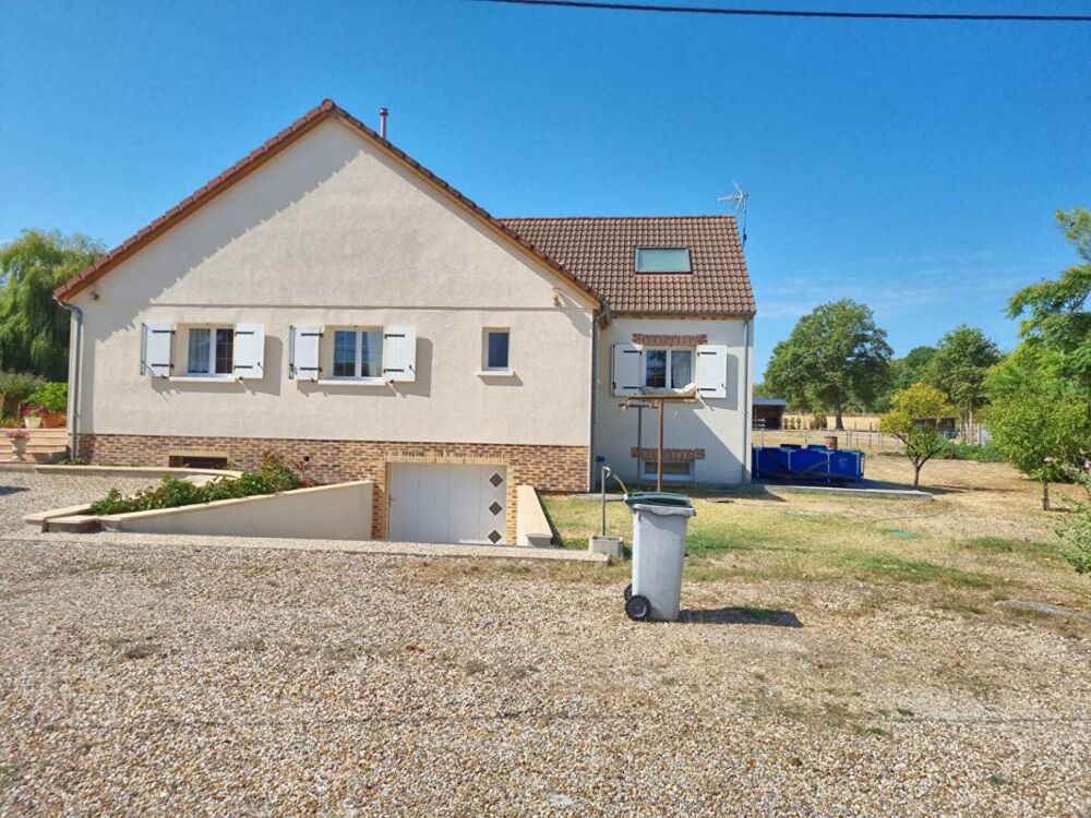 Propriété d'agrément 4 Chambres, un étang et 3,6 Hectares
