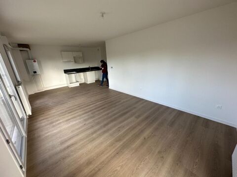   T3 avec parking et balcon � CLERMONT DE L'OISE Appartement - 3 pi�ce(s) - 64 m�