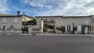 Vente Ferme Corps de Ferme à rénover de 500 m2, proche commerces, beaucoup de dépendances Saint fort sur le ne