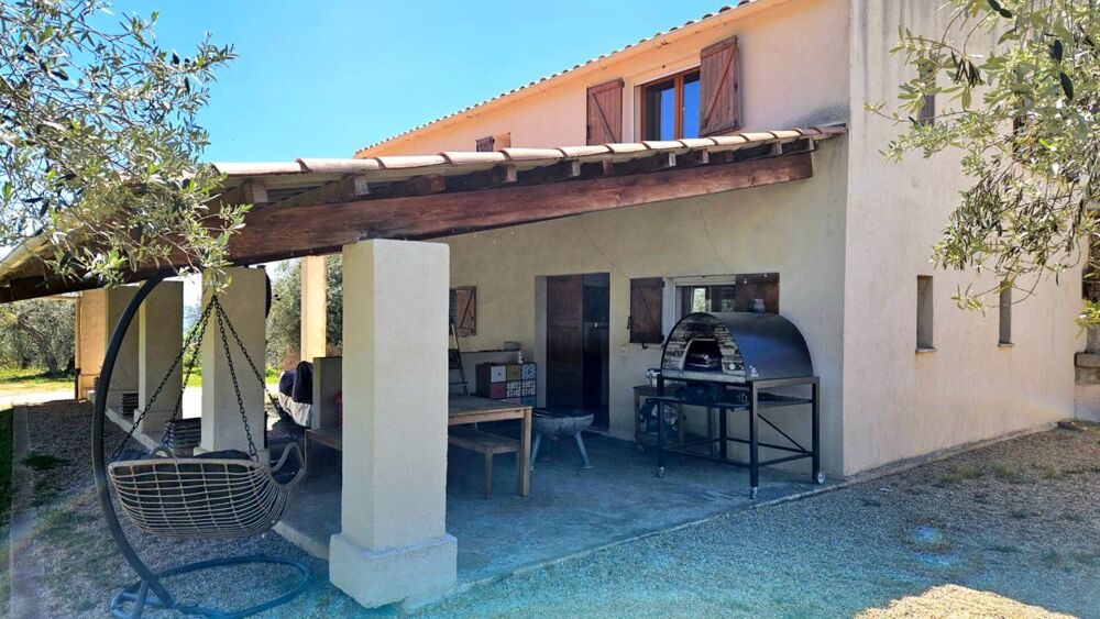Vente Villa Maison de caractère avec ancienne chapelle, dépendance et terrain de plus de 5 000 m² Claviers