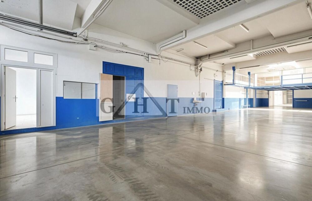   Local d'activités/ bureaux de 805m2 à vendre Montreuil 