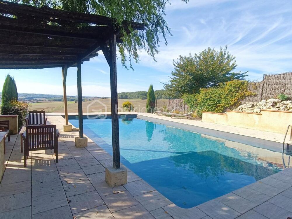 Maison de charme avec vue panoramique et piscine dexception