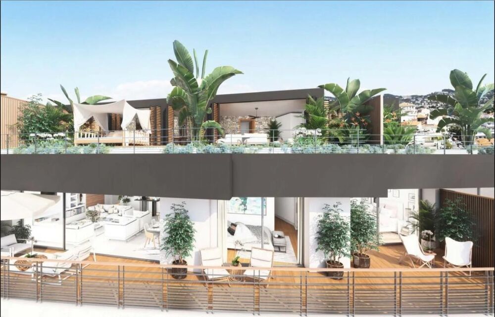 Vente Appartement **RARE DERNIER ETAGE Terrasse + ROOFTOP au PIED de la GARE avec VUE MER + PARKING** Cannes