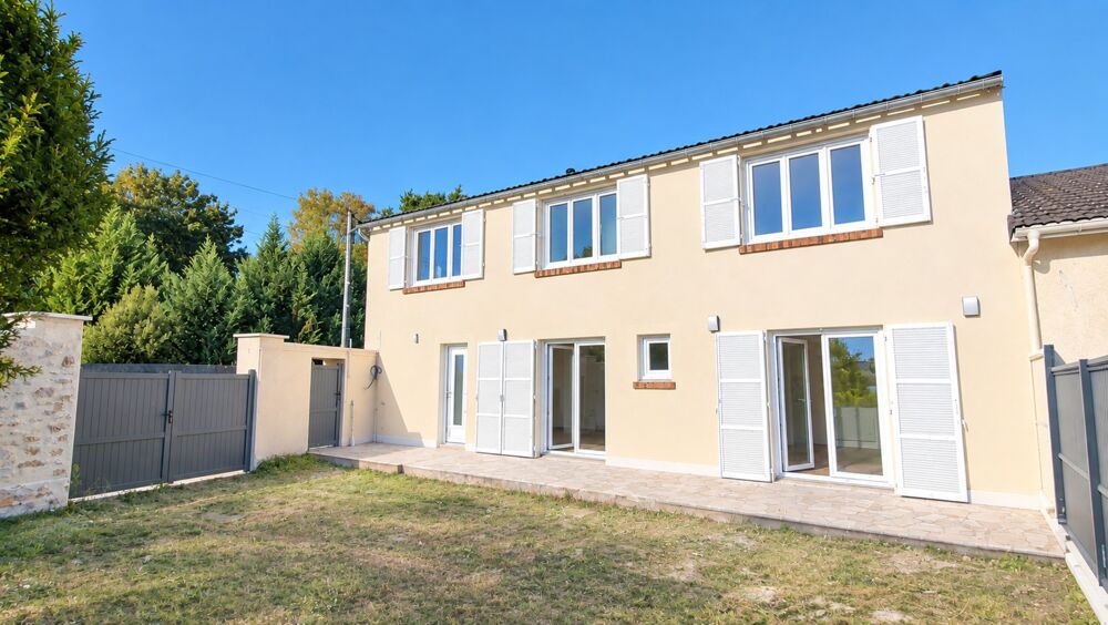 Maison de ville rénovée à vendre, 4 pièces, jardin - SAINT VRAIN