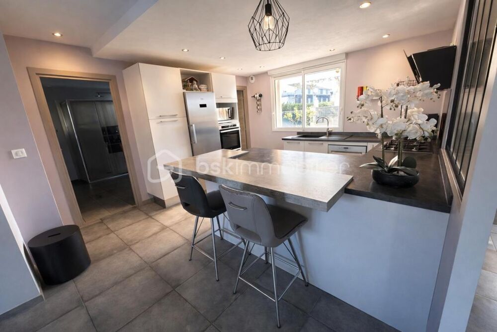 Vente Maison GRANDE MAISON - BEAU JARDIN - PISCINE - GRAND GARAGE Agen