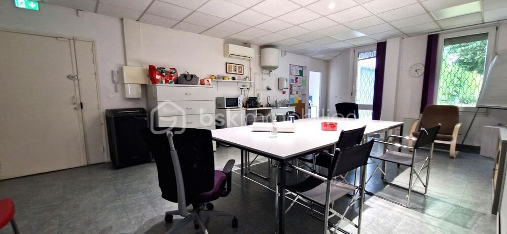   LOCAUX D' ENTREPRISE - BUREAUX AVEC PLACES DE STATIONNEMENT Saint egreve