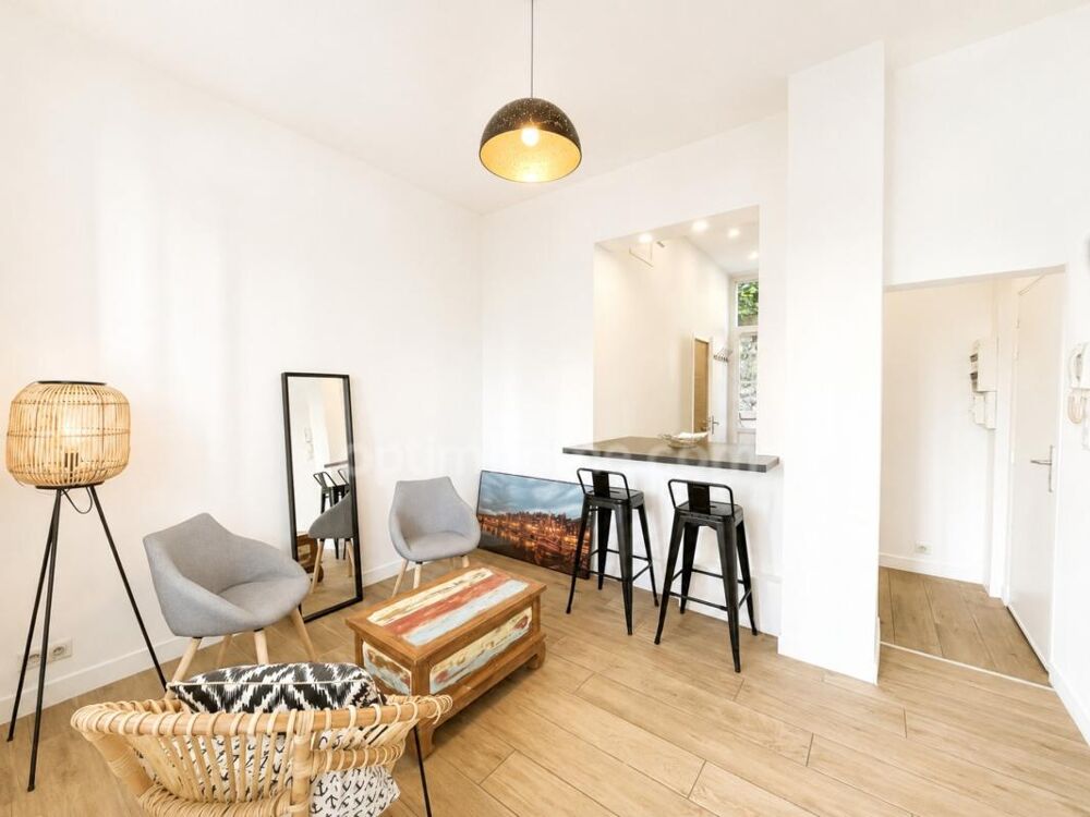 Appartement Honfleur Centre - 2 pièces rénové de 32 m2 - Plain pied - Cour privative Sud- Vue Bassin