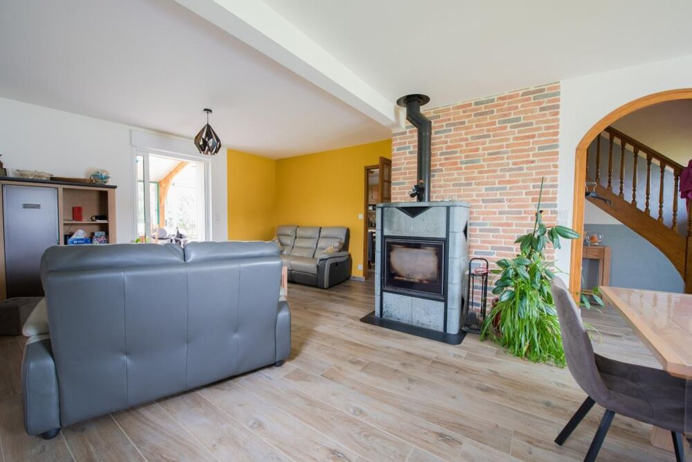 Vente Maison MAISON FAMILIALE 4 CHAMBRES À VENDRE À PLESSÉ – PROCHE ÉCOLES, COMMERCES ET SERVICES Plesse