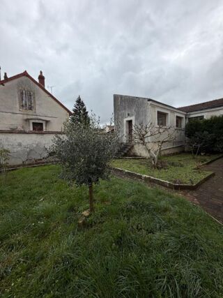  Immeuble à vendre 15 + pièces 353 m²