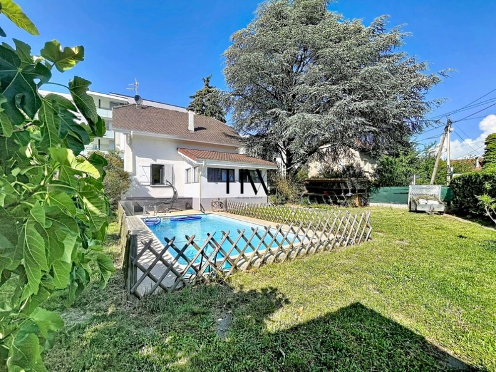 À VENDRE  maison de caractère au coeur dAnnemasse