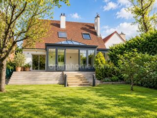  Maison à louer 6 pièces 232 m²