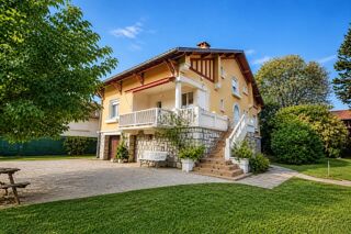  Maison à vendre 10 pièces 214 m²