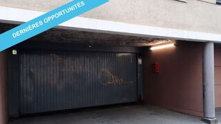  Parking / Garage à louer 