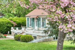 Maison 8 pièces 182 m² · à Saint-Rémy-lès-Chevreuse · 182 m² · 695 000 €