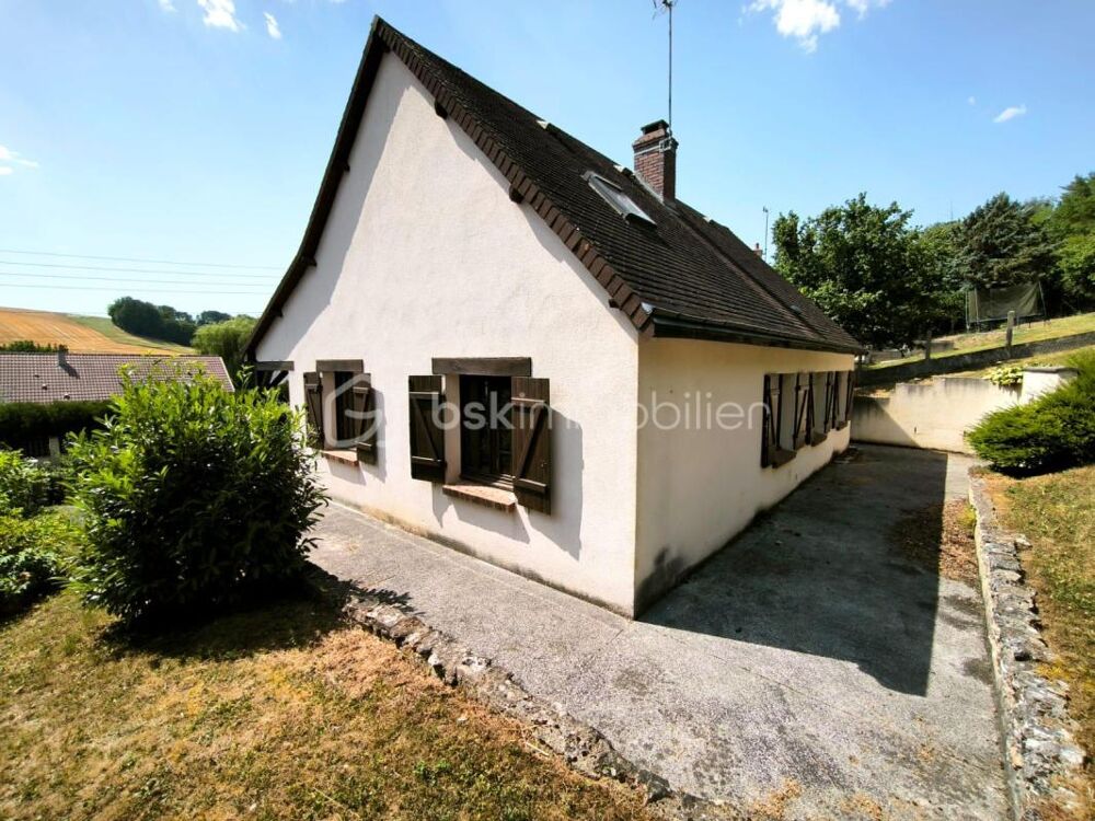 NOUVEAU PRIX  Maison familiale, volumes et terrain arboré au rendez-vous