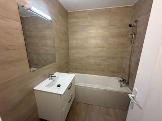  Appartement à louer 3 pièces 67 m²