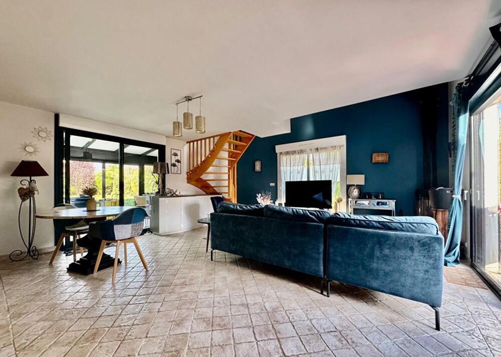 Maison 129m2, 4 chambres , 2 sdb + studio indépendant , parcelle 1600m2 Sains-en-Amiènois