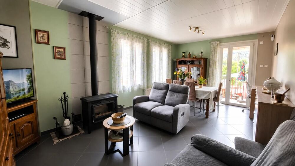 Vente Maison Maison de 5 pièces de 145 m² à Saint-Laurent-de-Cerdans Saint laurent de cerdans