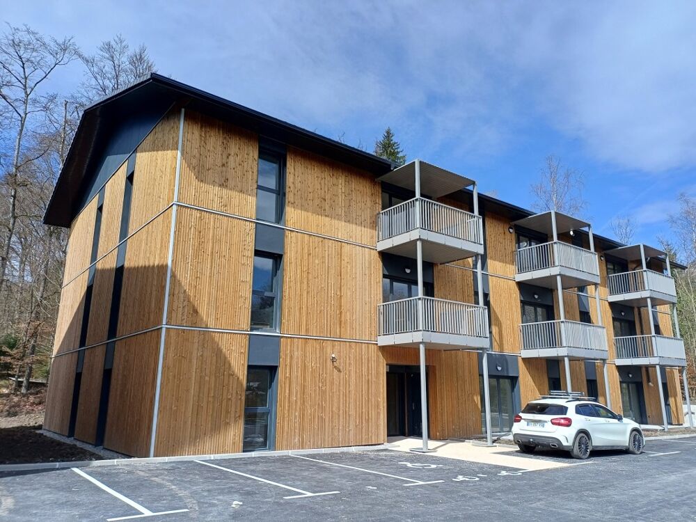 Location Appartement T2 avec jardin, un box et un parking à CHATILLON SUR CLUSES Chatillon sur cluses