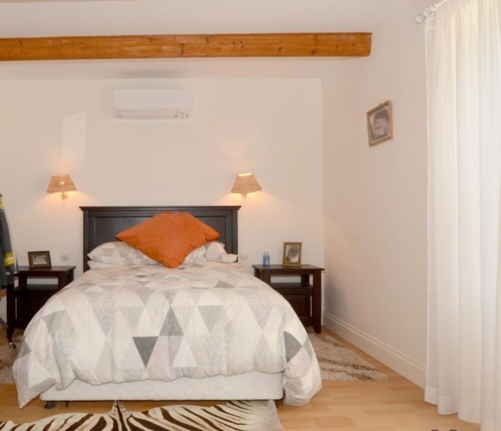 Vente Maison Belle maison charentaise 161 m2 sur 1ha7 de terrain- CHAMPAGNE MOUTON (16) 286200€ FAI Le bouchage