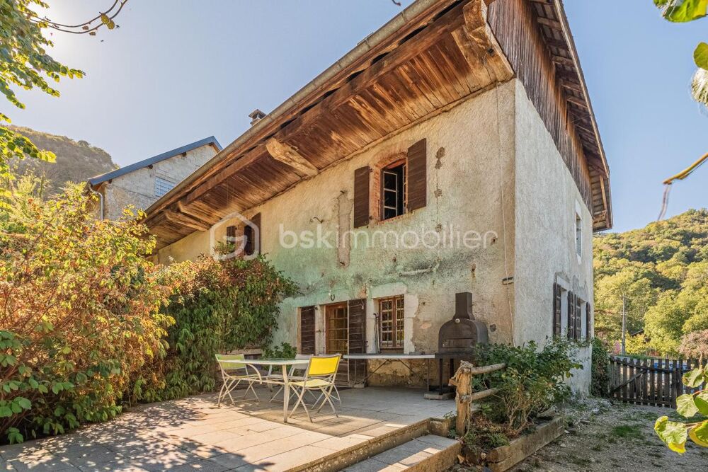 Ancien corps de ferme de caractère  Moye, versant du Clergeon