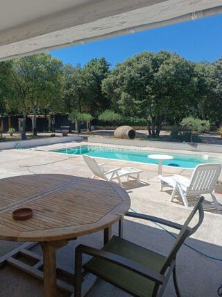  Propri�t�/ch�teau � vendre 8 pi�ces 317 m�