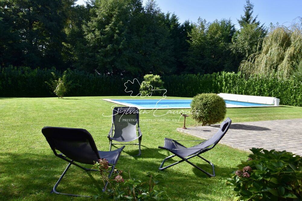 Dpt Loiret (45), à vendre SULLY SUR LOIRE Maison bourgeoise 9 pièces de 270 m² - Terrain de 2 548,00 m² - Piscine chauffée - Gar