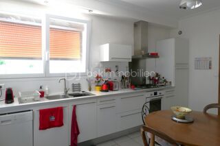  Propri�t�/ch�teau � vendre 5 pi�ces 200 m�