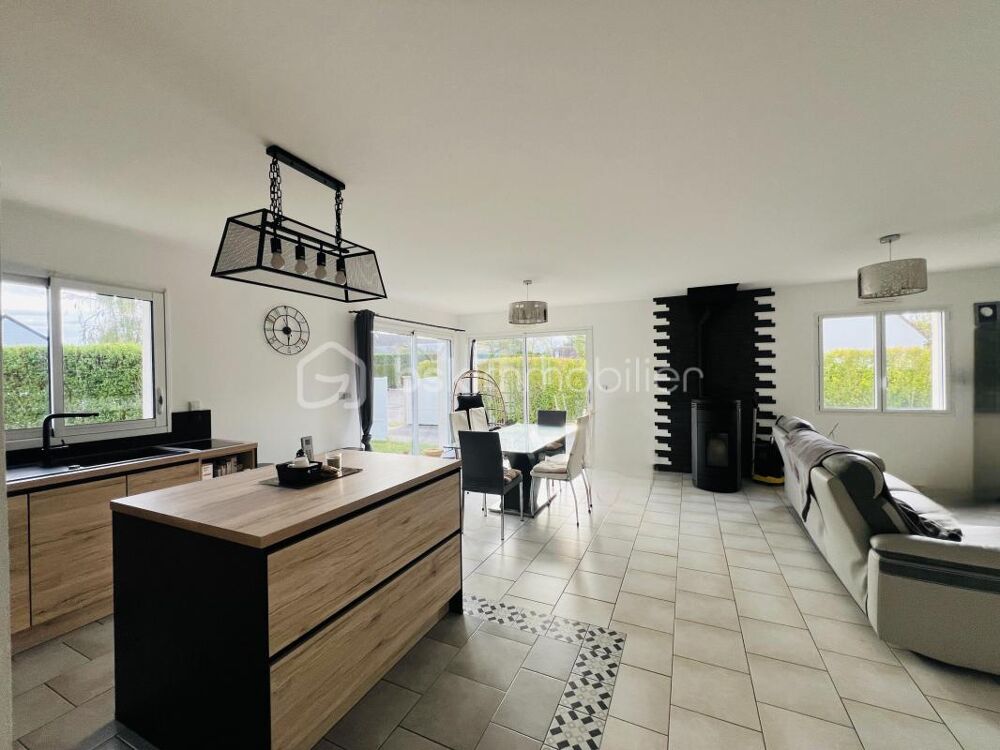 PLAIN-PIED ATYPIQUE SANS TRAVAUX - 3 CHAMBRES AVEC GARAGE A FERRIERES-HAUT-CLOCHER