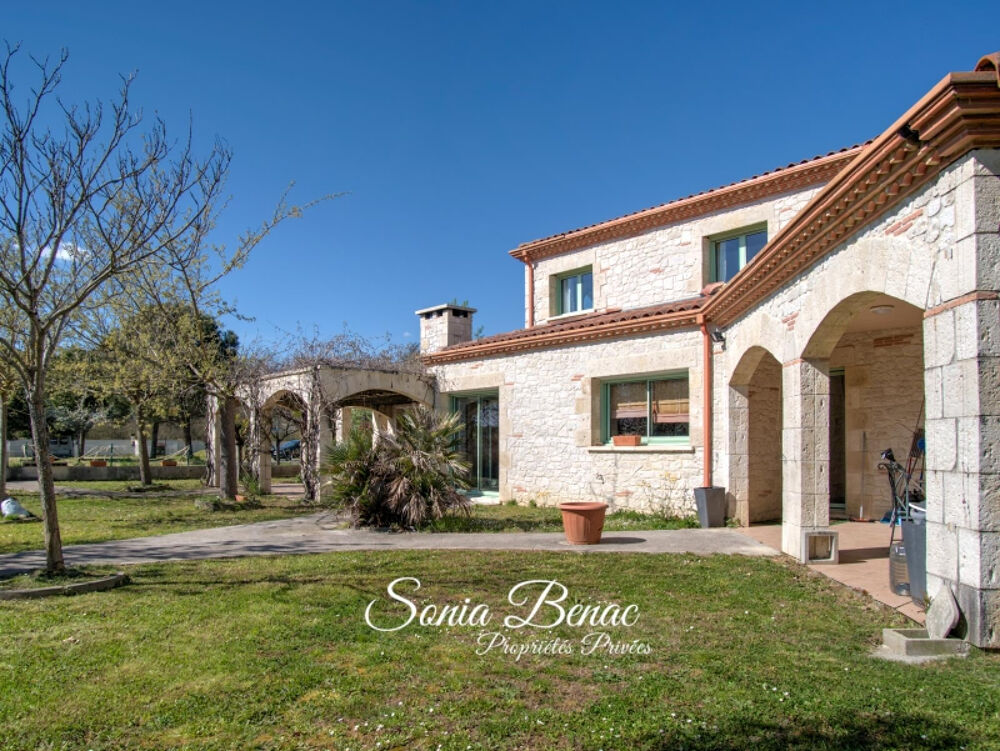 TOIULOUSE - LEGUEVIN - Maison 6 pièces de 238 m2 - Dépendance de 180 m2