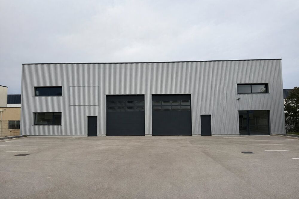   A LOUER - BATIMENT D'ACTIVITE 